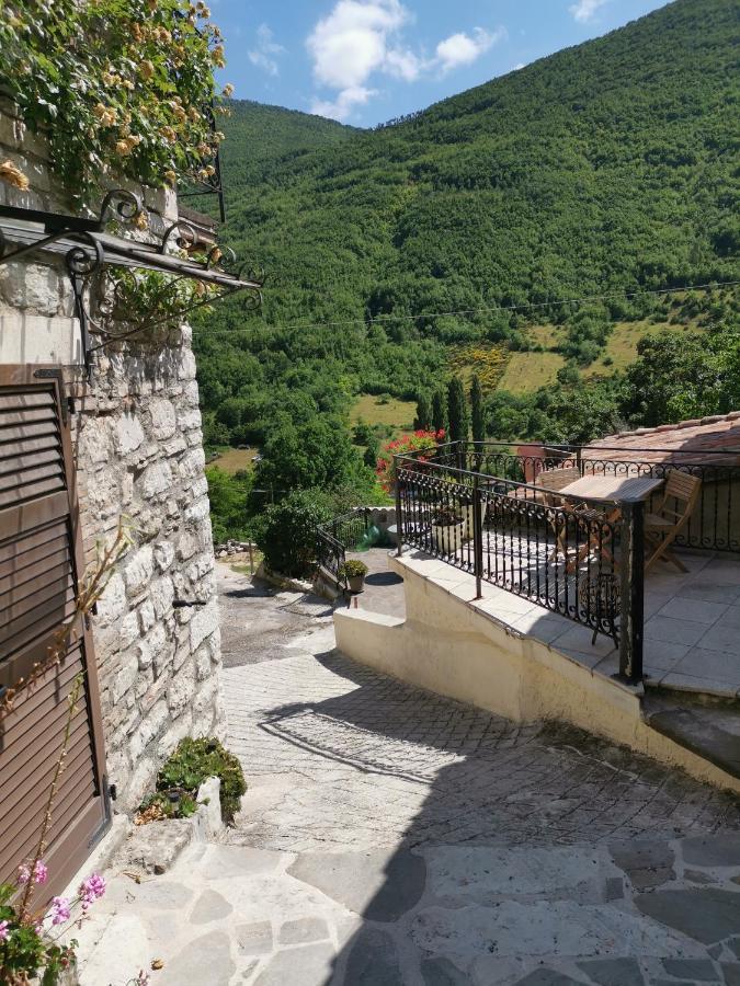 Bed & Breakfast Sentiero 54 Cantiano ภายนอก รูปภาพ