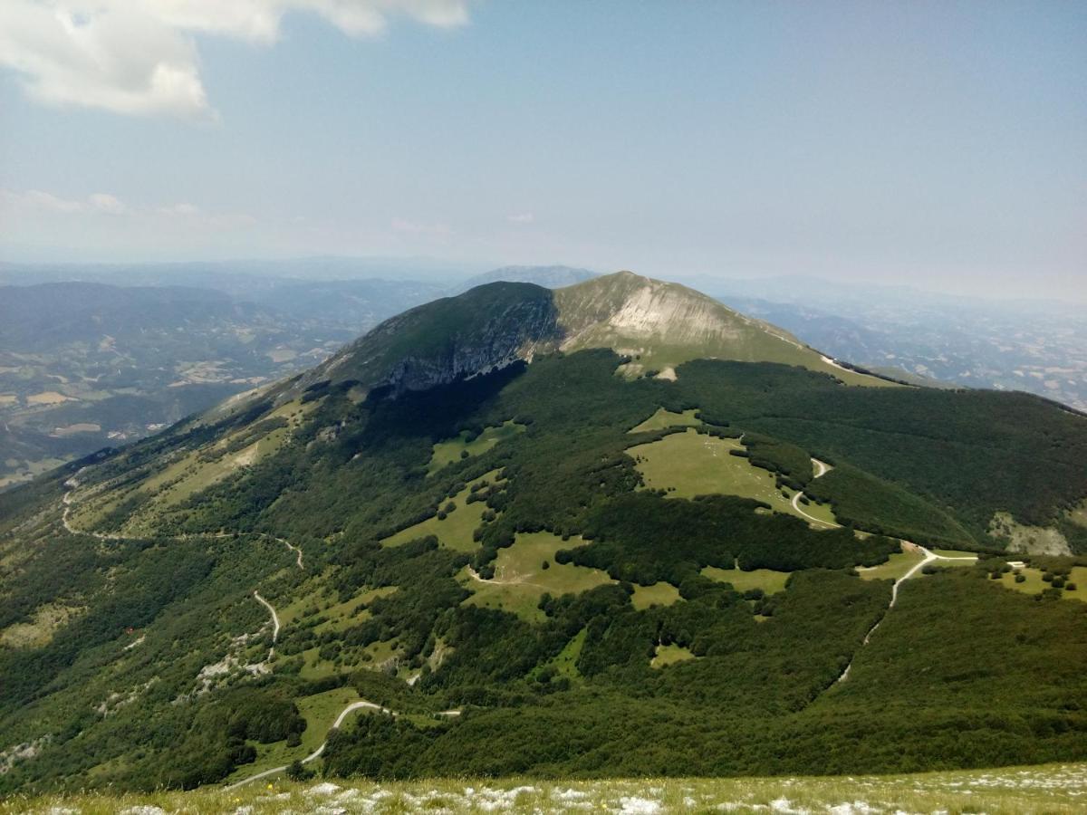 Bed & Breakfast Sentiero 54 Cantiano ภายนอก รูปภาพ